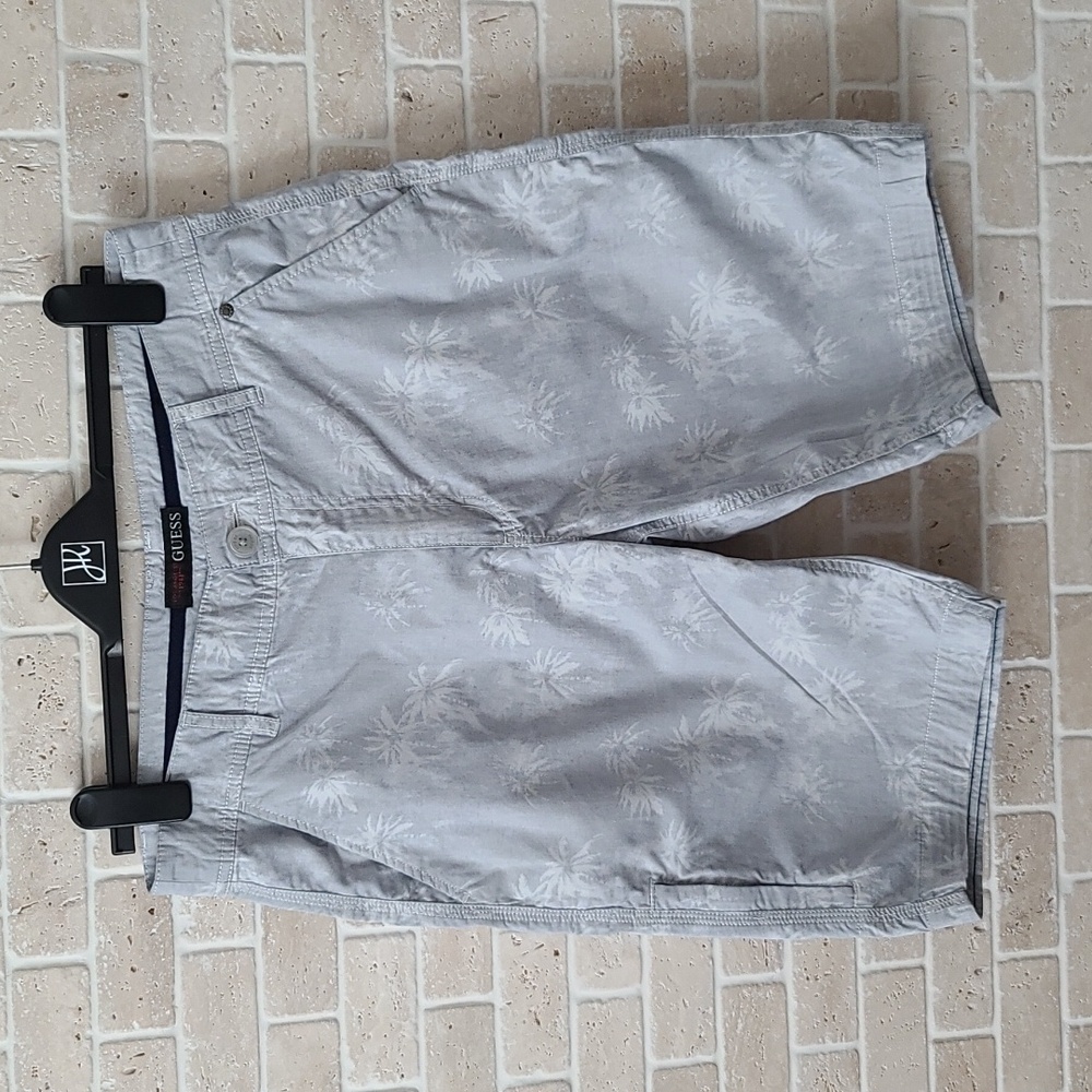 Guess Men's Light Grey Summer Shorts(Sz 32)